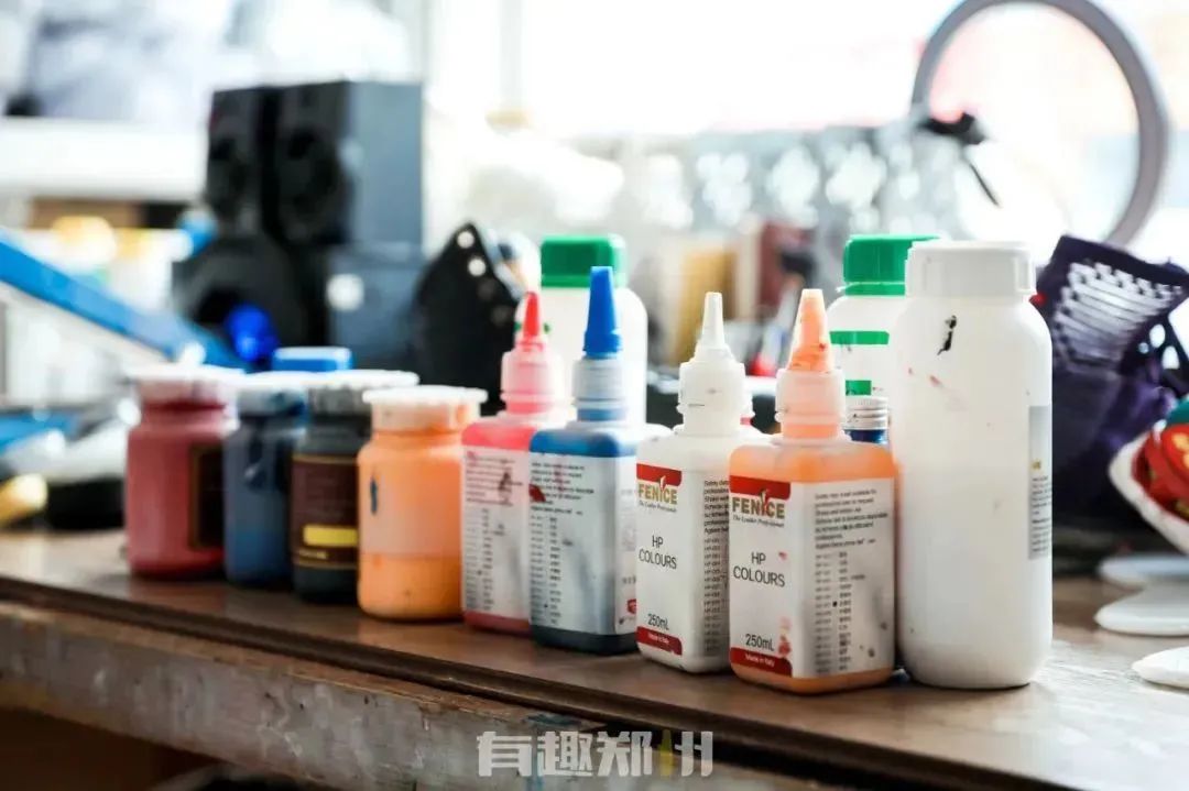 郑州90后男孩创业成功案例,郑州90后男孩创业干修鞋