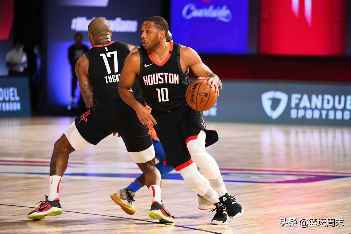 潇洒拜佛+吸引4人防守送妙传，请问这位就是传说中的“登哥”吗？