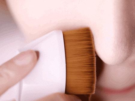 底妆怎么上显得高级,美妆蛋和粉底刷上底妆区别