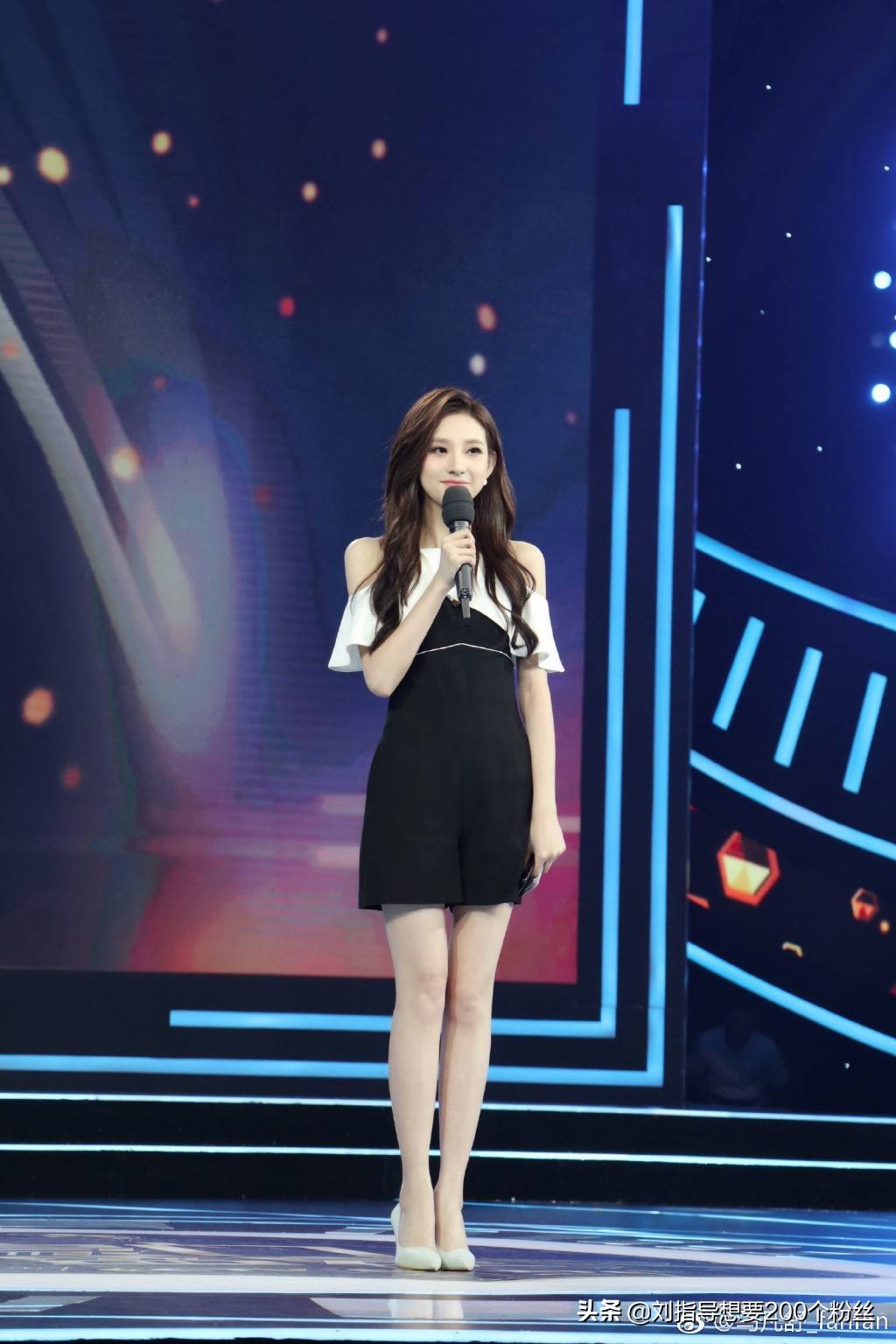 天下足球女主持人马舒凡,天下足球女主持人马凡舒漂亮