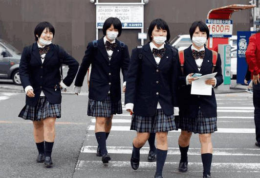 日本女的为啥普遍罗圈腿,为什么日本女生普遍都是罗圈腿