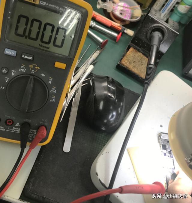 iphone8p黑屏开不了机,iphone8p黑屏开不了机是什么原因