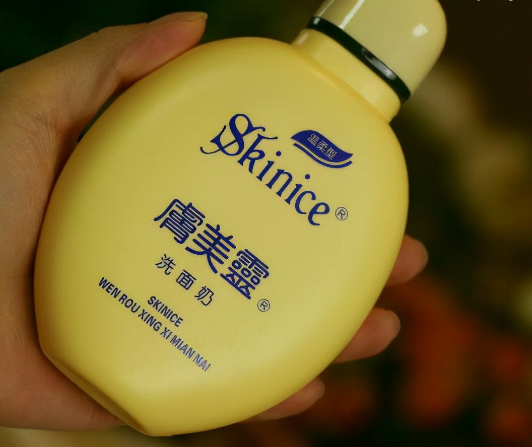 女性保养自己的护肤品前十,脸部保养必备护肤品都有哪些