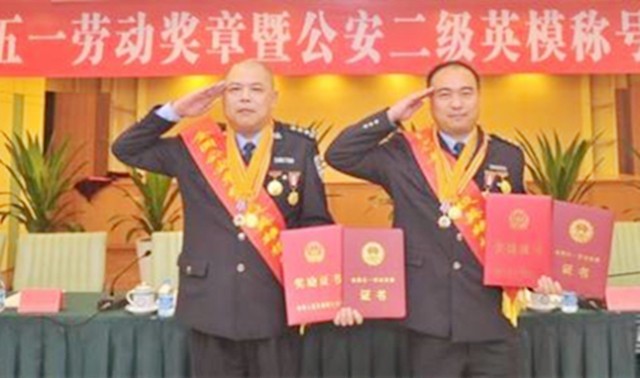 击毙周克华的警察现在怎么样了,击毙周克华的过程