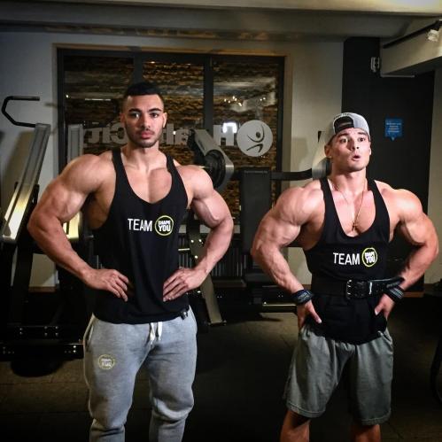 男生如何快速练出胸肌,男生怎么最快练出来胸肌