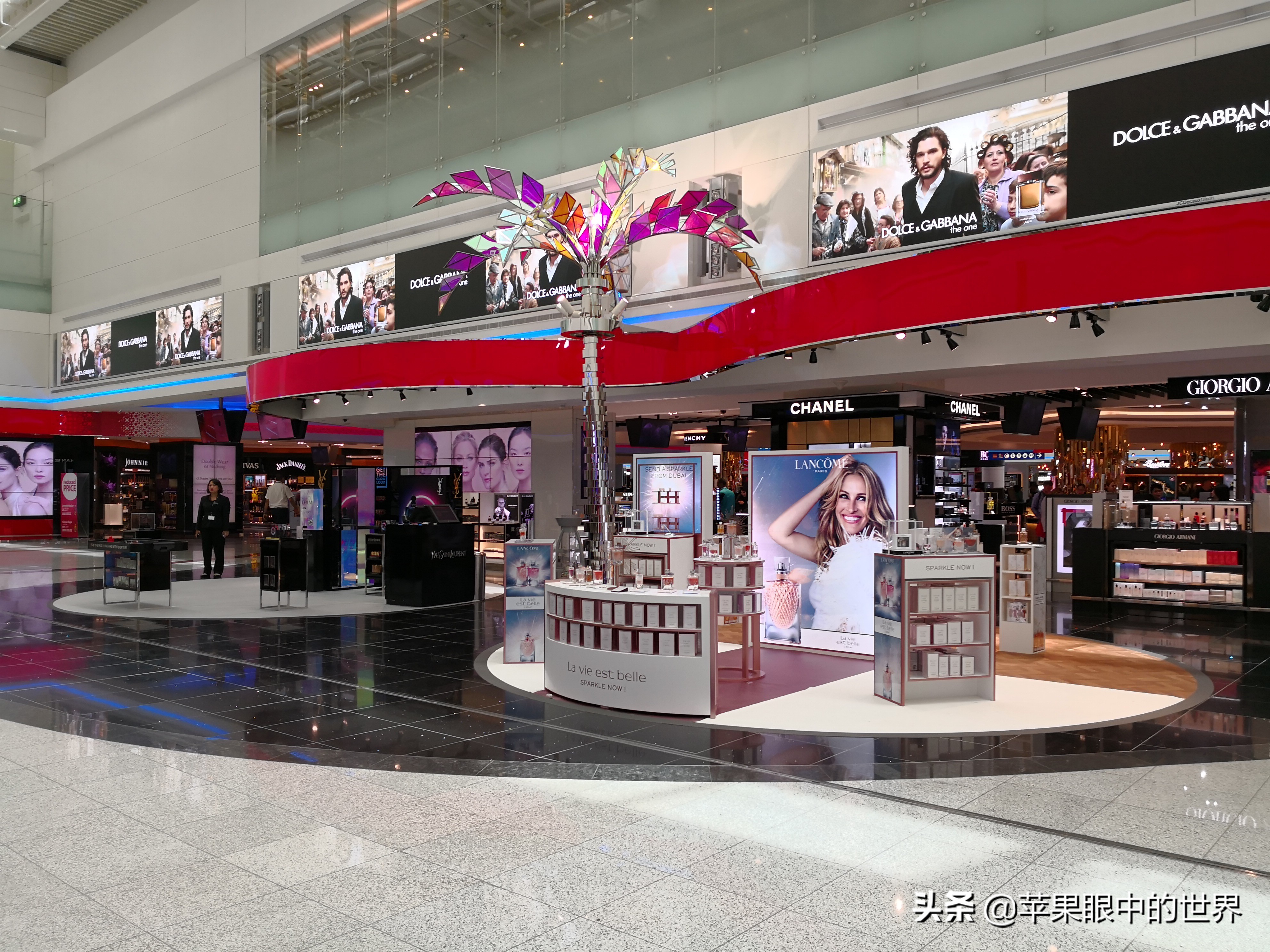 在旅行中如何避免不必要的消费,旅行逛街你遇到哪些坑人的消费