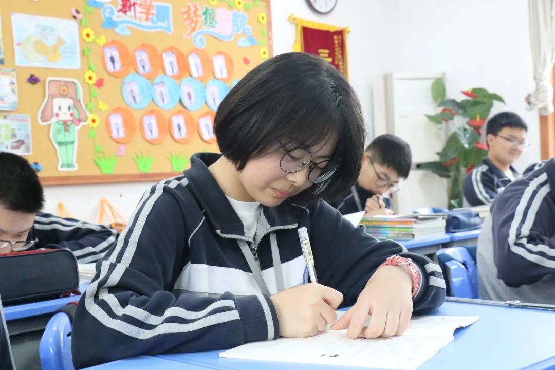 我的孩子在海亮丨这里的点点滴滴，温暖孩子和我们的身心