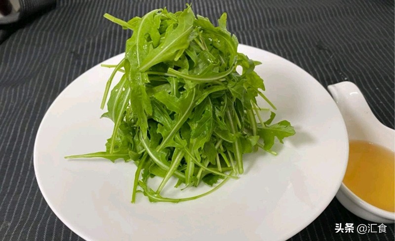 碳烤海鲡下巴、杏香西柠煎鸡、复合油醋时蔬