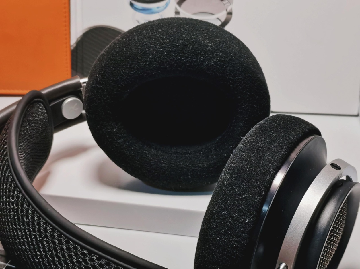 飞利浦旗舰头戴耳机,飞利浦9500和x1s哪个更好