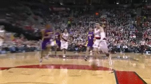 掘了！利指导7分钟连砍22分都输，表坏了谁顶得住