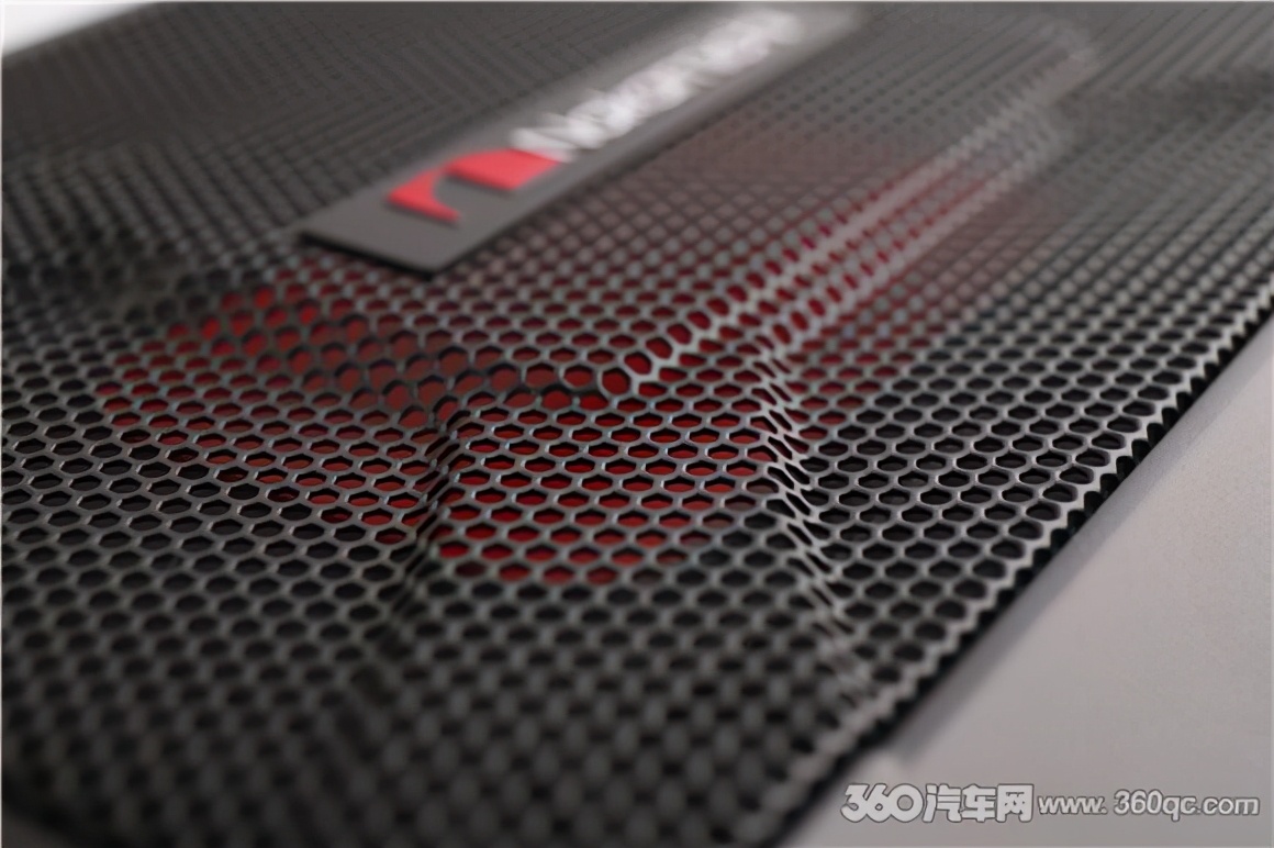 日本中道超薄低音炮效果,中道低音炮和猛雷低音炮哪个好