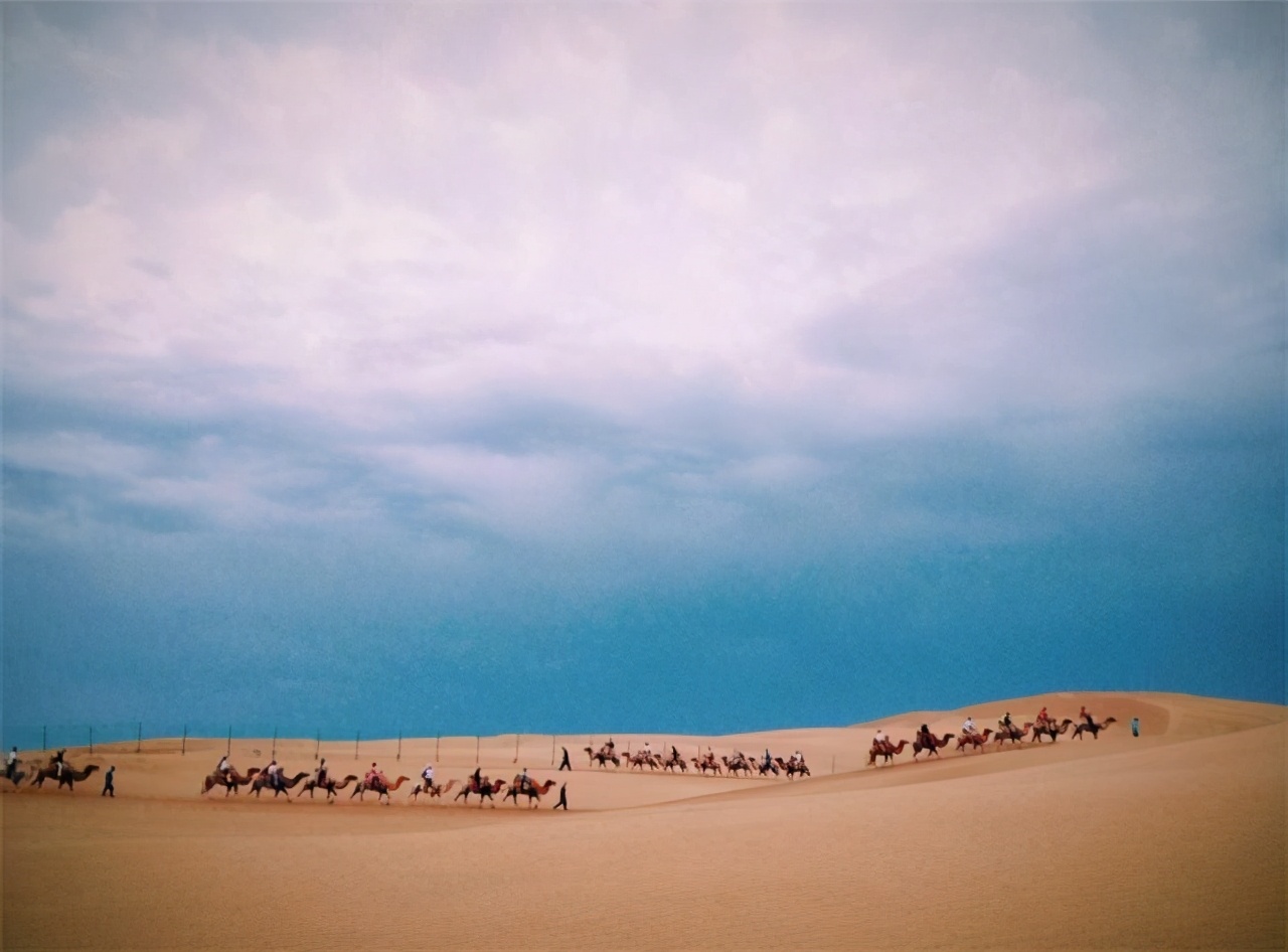 女孩代购一月挣70万,女子代购奢侈品包