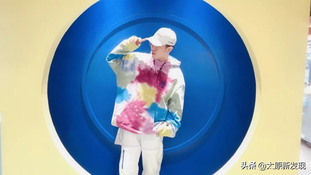 太原新开超火抓娃娃网红店！专门贩卖少女心的粉红小店！梦幻拍照