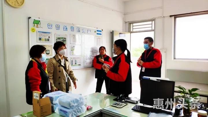 党建引领践初心群防群治共抗疫 (战疫一线下沉干部争做抗疫急先锋)