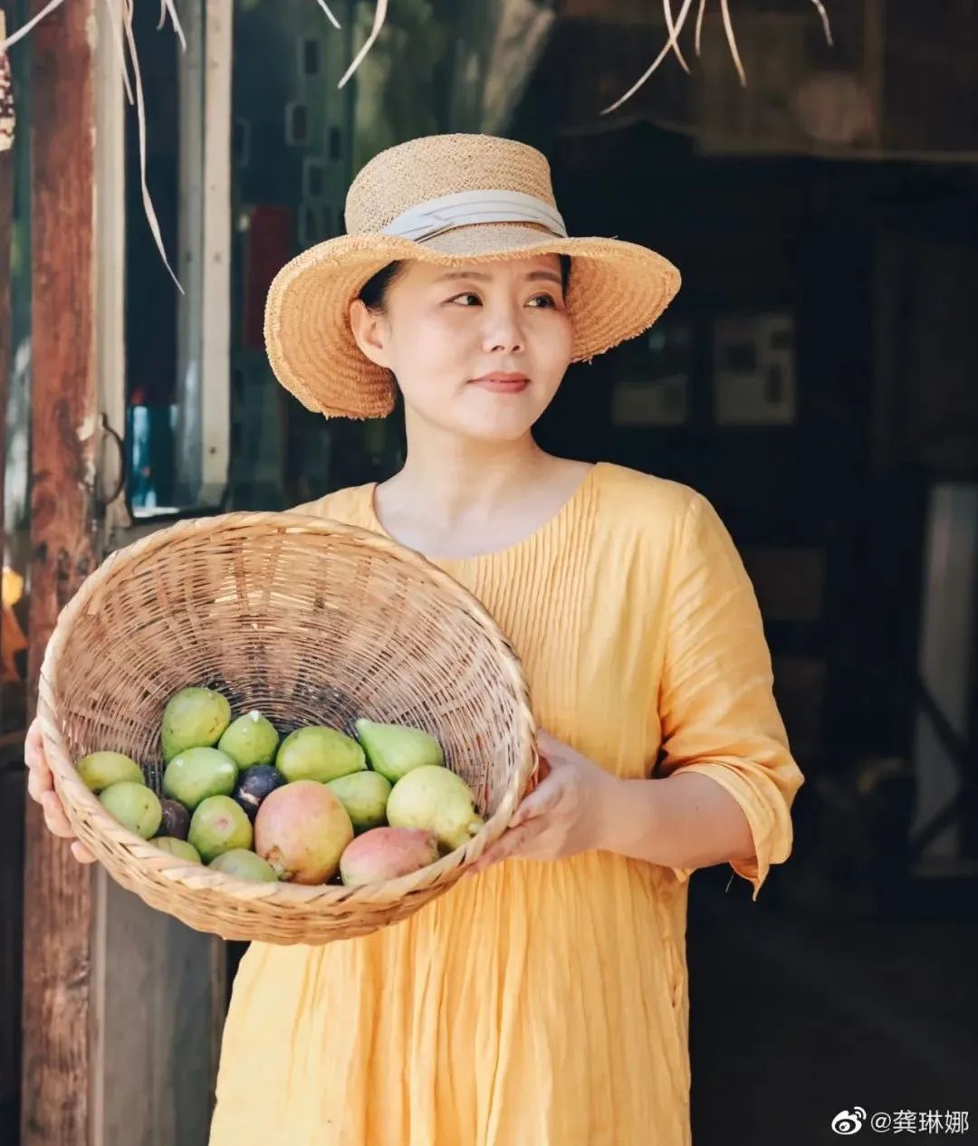 她当初凭一首歌走红,她曾凭一首歌走红