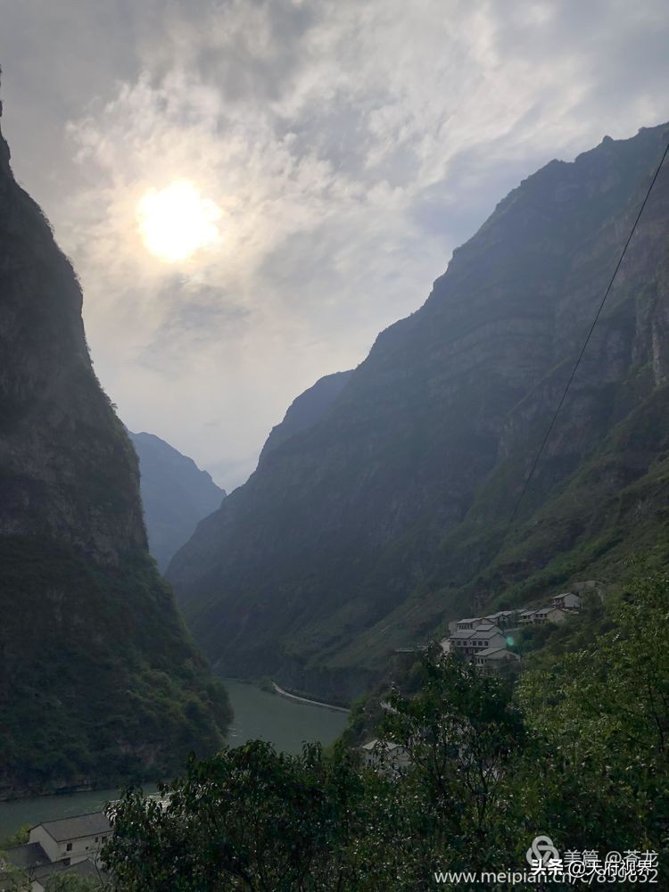 中国百慕大黑竹沟了解一下,穿越黑竹沟揭秘中国百慕大