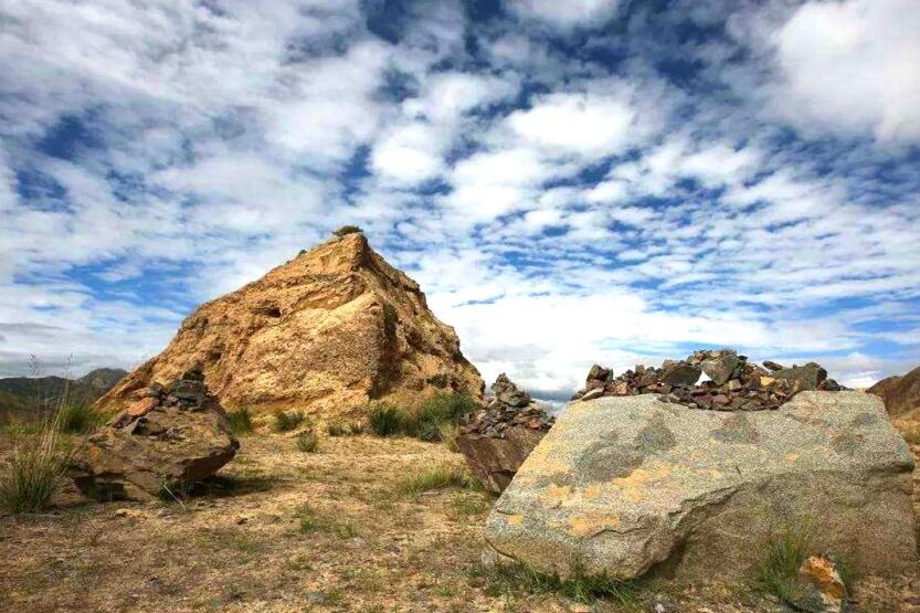 河南第一盗墓贼,盗墓九层妖塔挖出文物