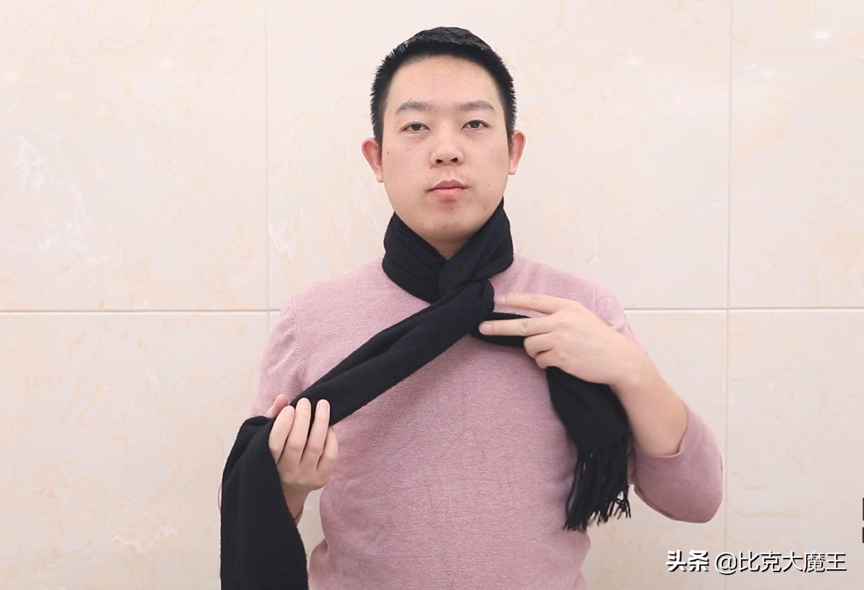 围巾不卷边的打法,围巾不绕圈系法