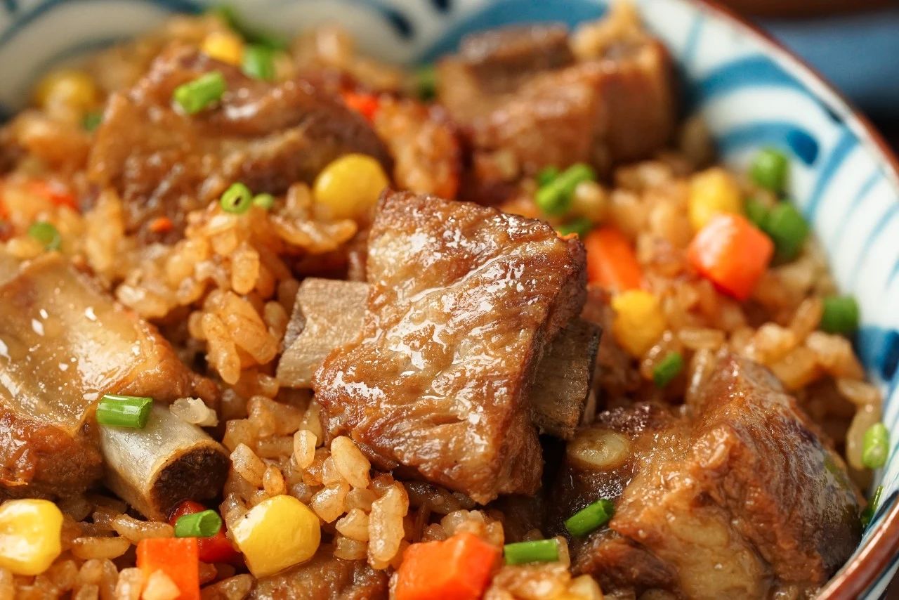 冬天就要吃热乎乎的糯米饭,全家人都能吃的电饭煲焖饭