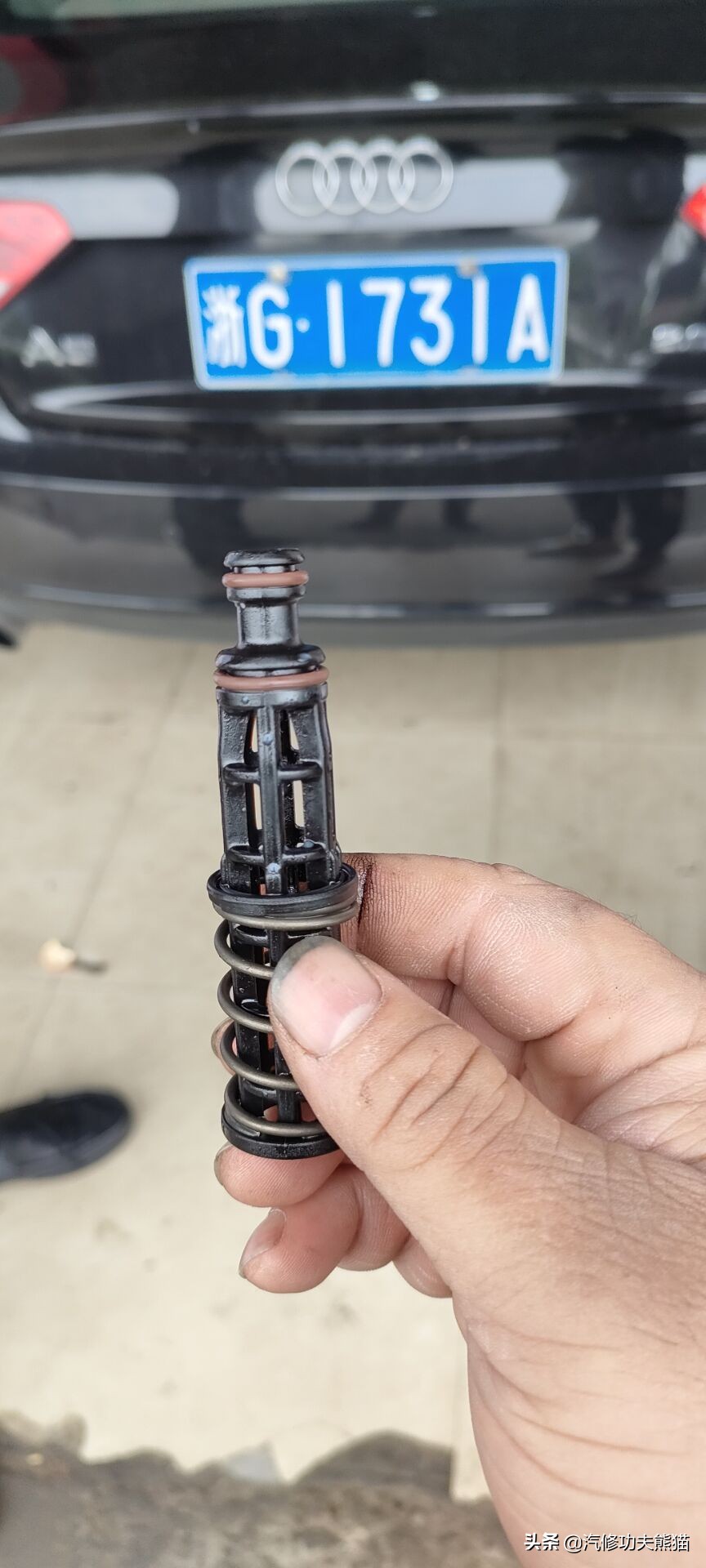 奥迪q5烧机油狂飙,奥迪q5烧机油且发动机抖动