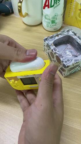 苹果一夜沦为“清仓价”，不但降价还送AirPods，网友：买早了