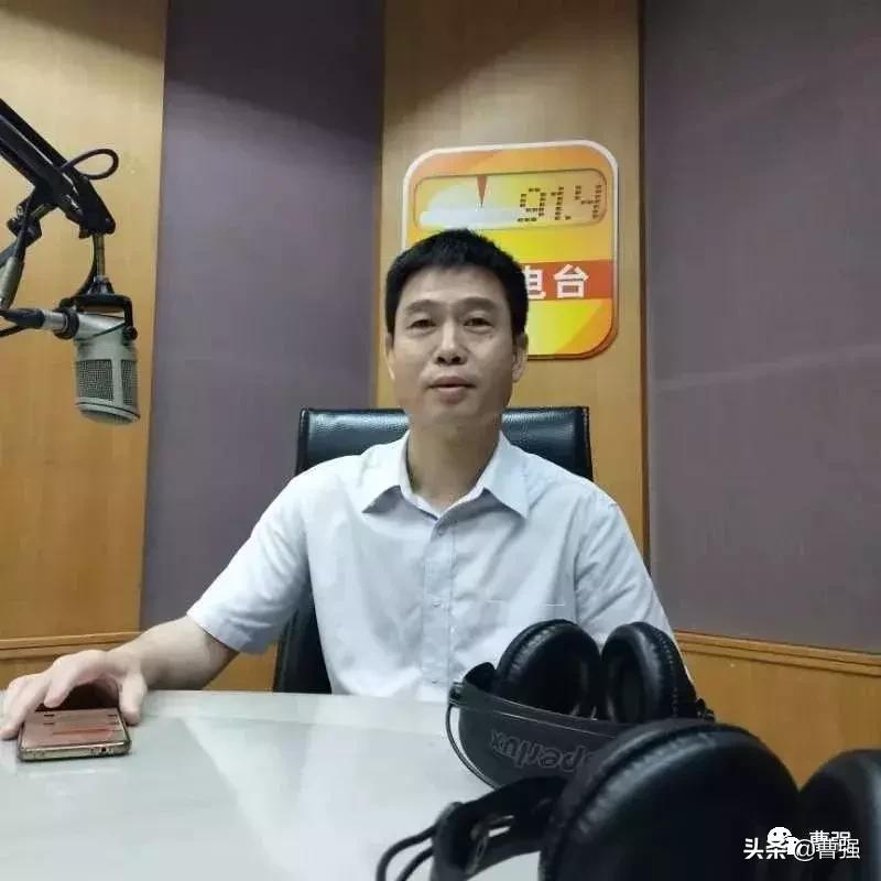 交流发电机是用什么原理发电,交流发电机的工作原理讲课视频