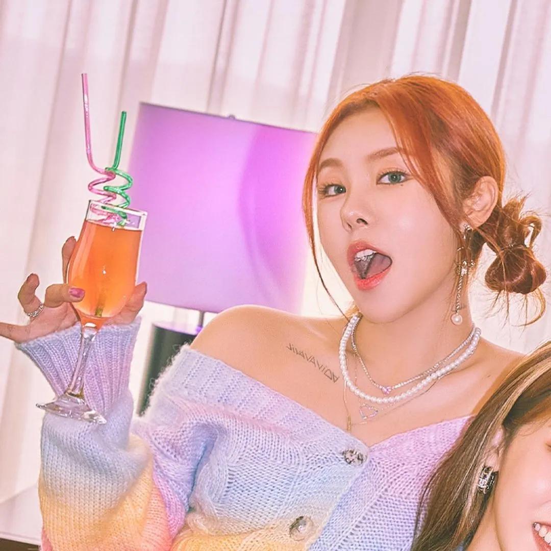 气质针织秋冬穿搭一整套,明星同款针织衫日常穿搭