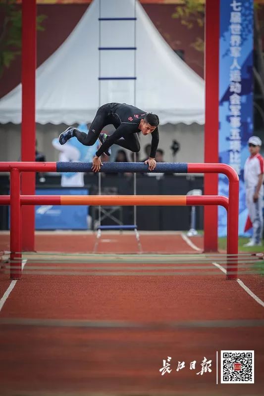 像*弹子**一样快!卡车司机重返军营打破世界纪录,这个中国男人火了