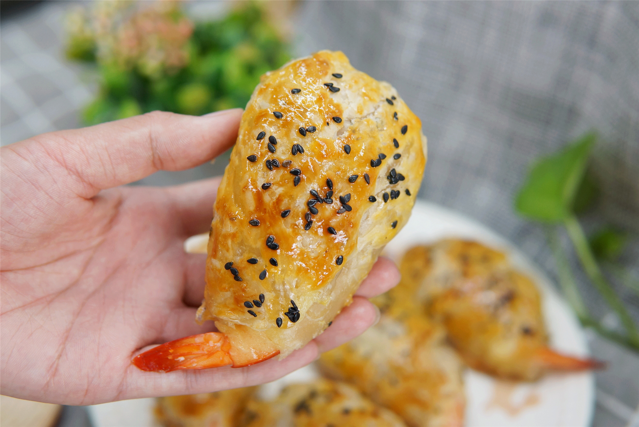 大虾白灼虾头油炸咋做,水煮大虾怎么做最好吃不用油炸