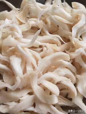 平菇瘦肉汤的做法湘菜,平菇肉片汤最美家常菜