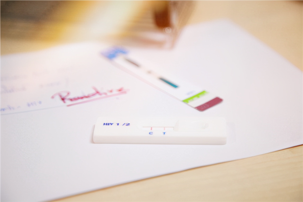 艾滋是怎样从猩猩到人的,感染艾滋病的第一个物种