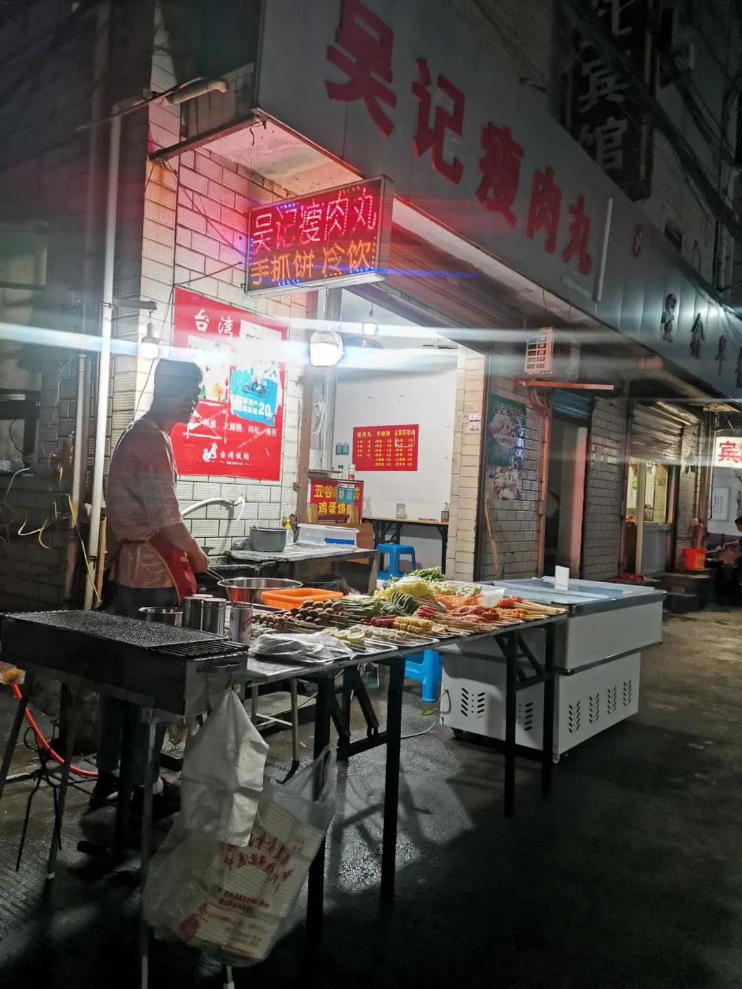 （第三期）这个丽水团队，花了1个月拍下了100家街头美食小推车