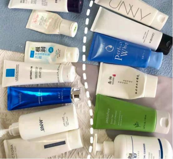 最近美白洗面奶很火是智商税吗,哪些洗面奶能真正美白不交智商税