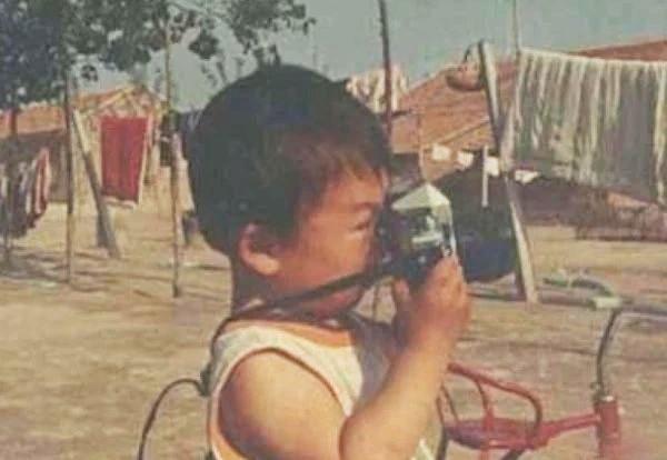 穷小子5万块钱成为世界首富,穷小子五分钱逆袭富豪的完整视频