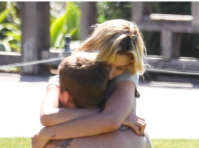 比伯晒太阳,比伯晒照