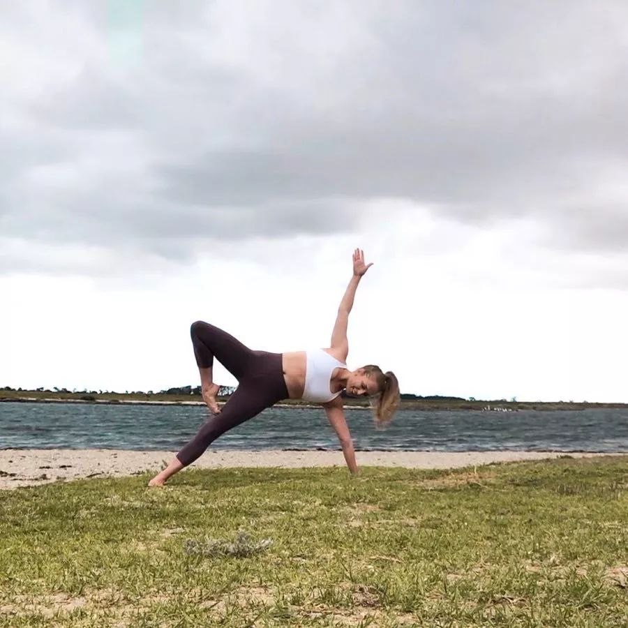 简单又健康的锻炼方法，非瑜伽莫属，让你青春有活力