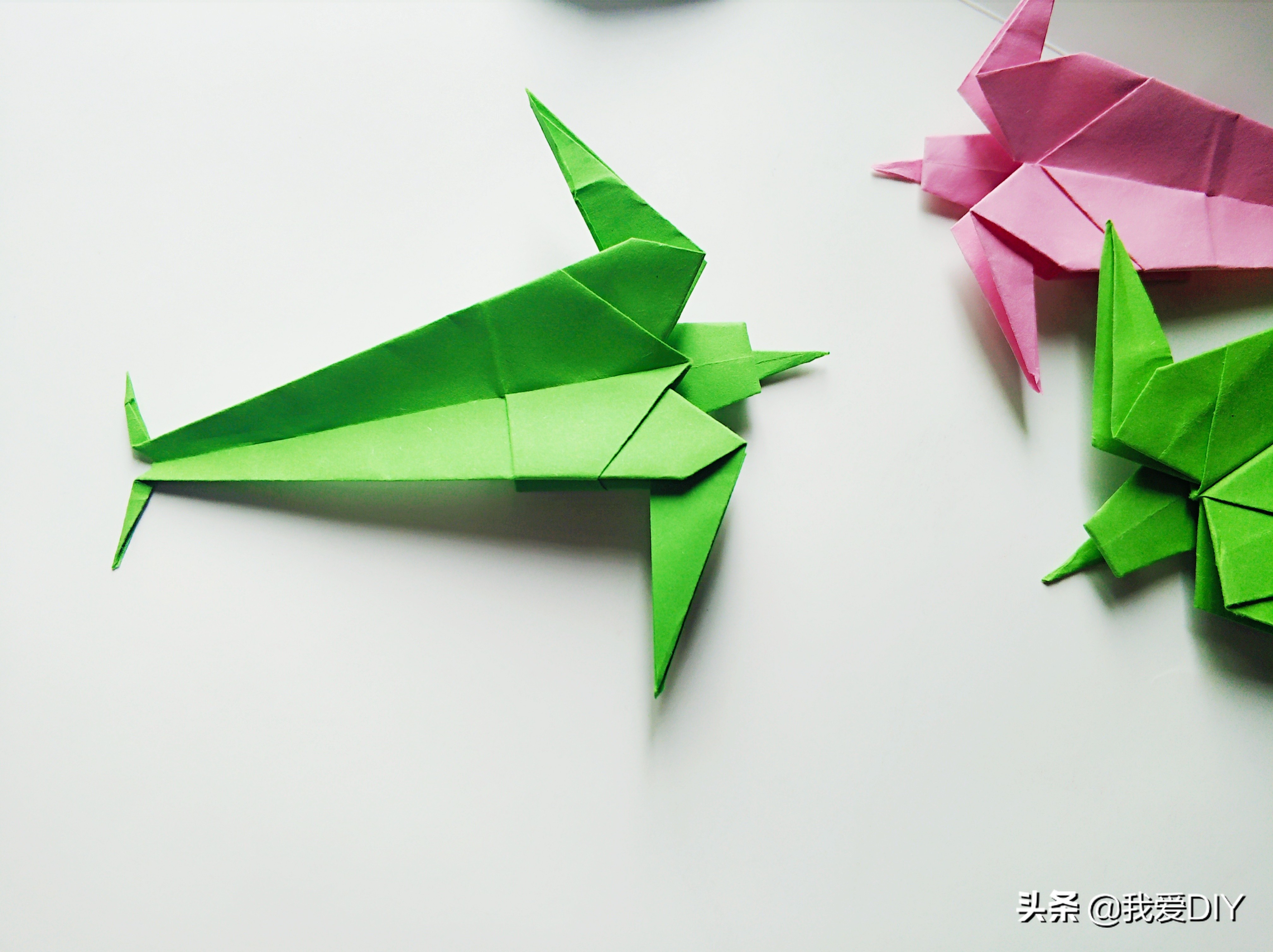 小燕子教大家折礼物盒,小燕子折法慢放视频