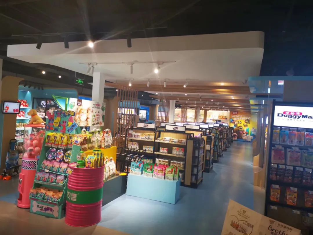 欢迎同行入内,这是一家为宠物店而开的宠物