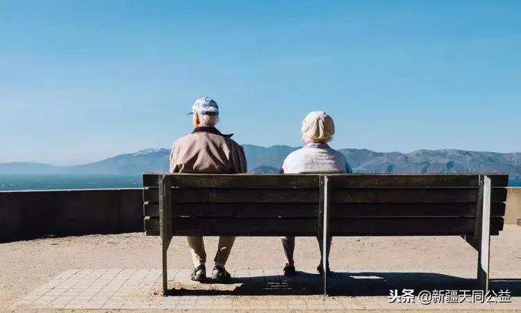 “我奶奶感染艾滋病了”：请正视老年人的性需求