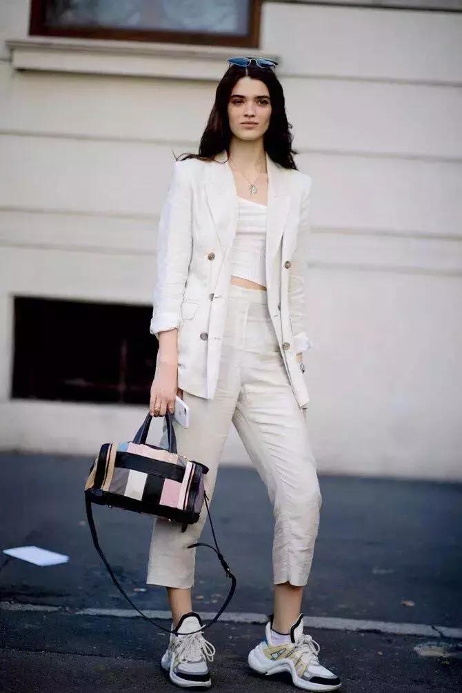 上班族可以借鉴通勤风的穿搭,慵懒职业通勤穿搭