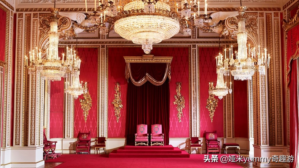 白金汉宫是女王的宫殿吗,伊丽莎白二世白金汉宫阳台