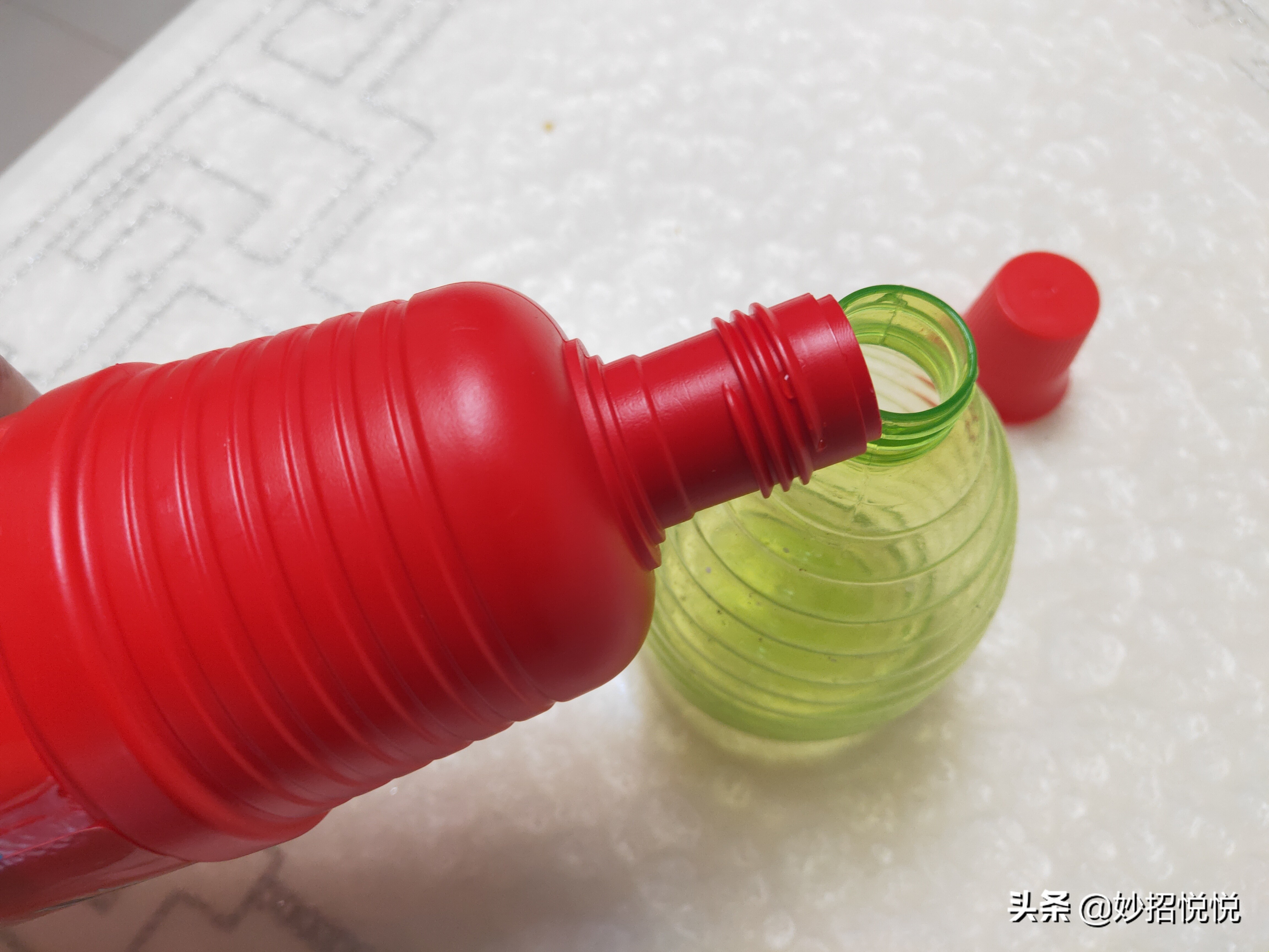 回南天返潮墙上长霉斑如何处理,屋内墙壁返潮长霉斑可能致癌吗