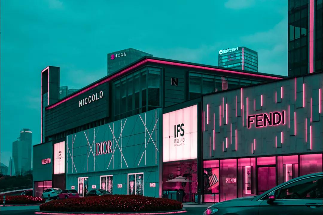 奢侈品柜姐服务态度,奢侈品柜姐辛苦吗