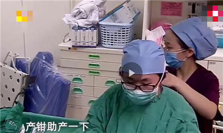 女子顺产用尽办法催产75小时，没有谁能比母亲更伟大！