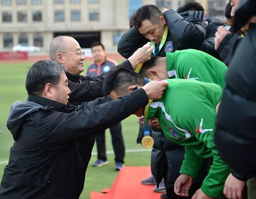 决赛日，用足球证明自己！“烟台农商银行”第五届足协杯落下大幕