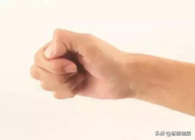 鼻塞流鼻水打喷嚏是鼻炎还是感冒,鼻炎鼻塞流鼻水打喷嚏中医