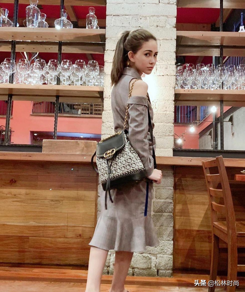 昆凌设计包包视频,昆凌的包包