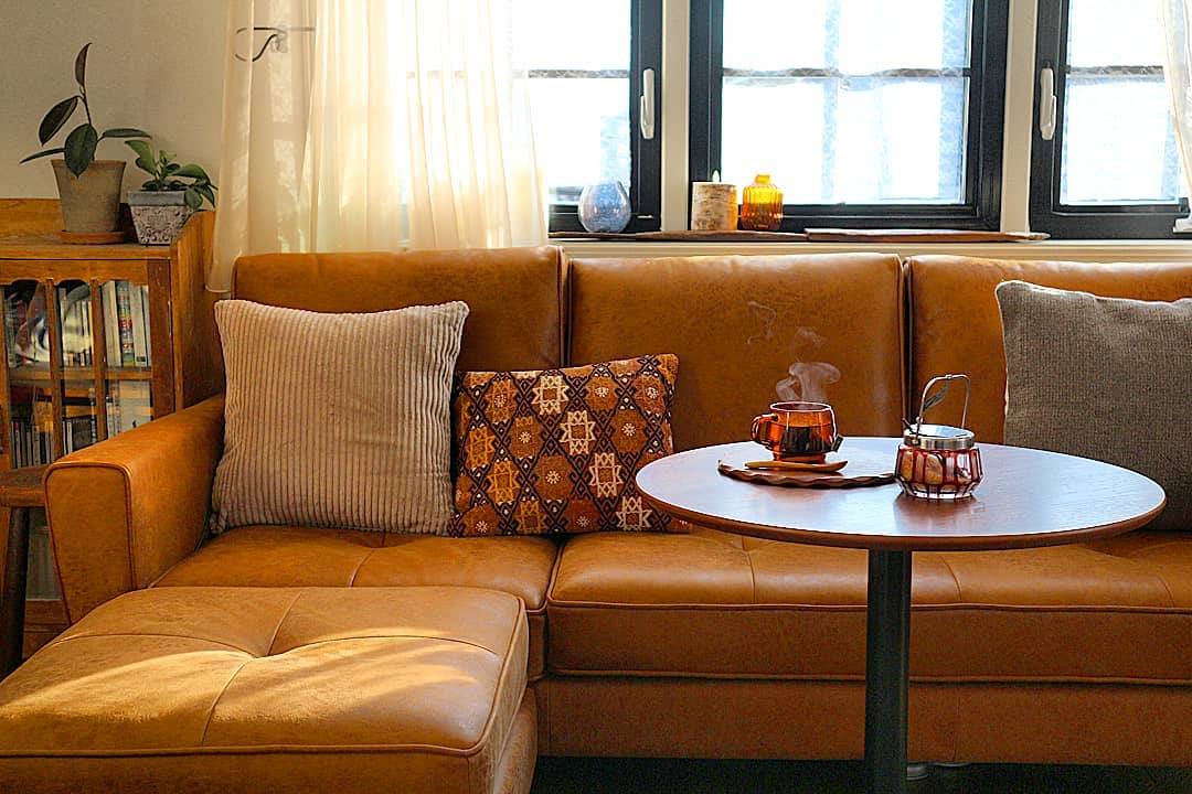 顶层带20平米左右的阁楼房子,有阁楼的挑高房子