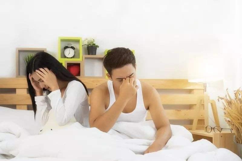 夫妻吵架等孩子睡了再下楼吵,2岁宝宝晚上吵架怎么回事