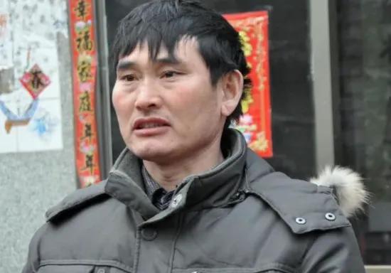 儿媳妇的野心慢慢暴露？大衣哥借酒消愁，他该如何解决？